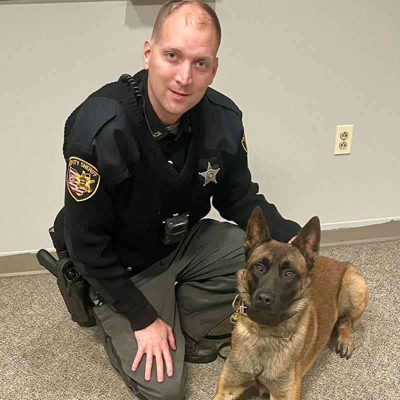 deputy quennville amnd k9 dom